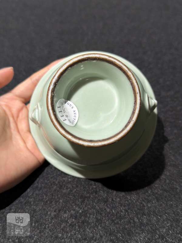 清乾隆 粉青釉铺首衔环耳杯 - 图7
